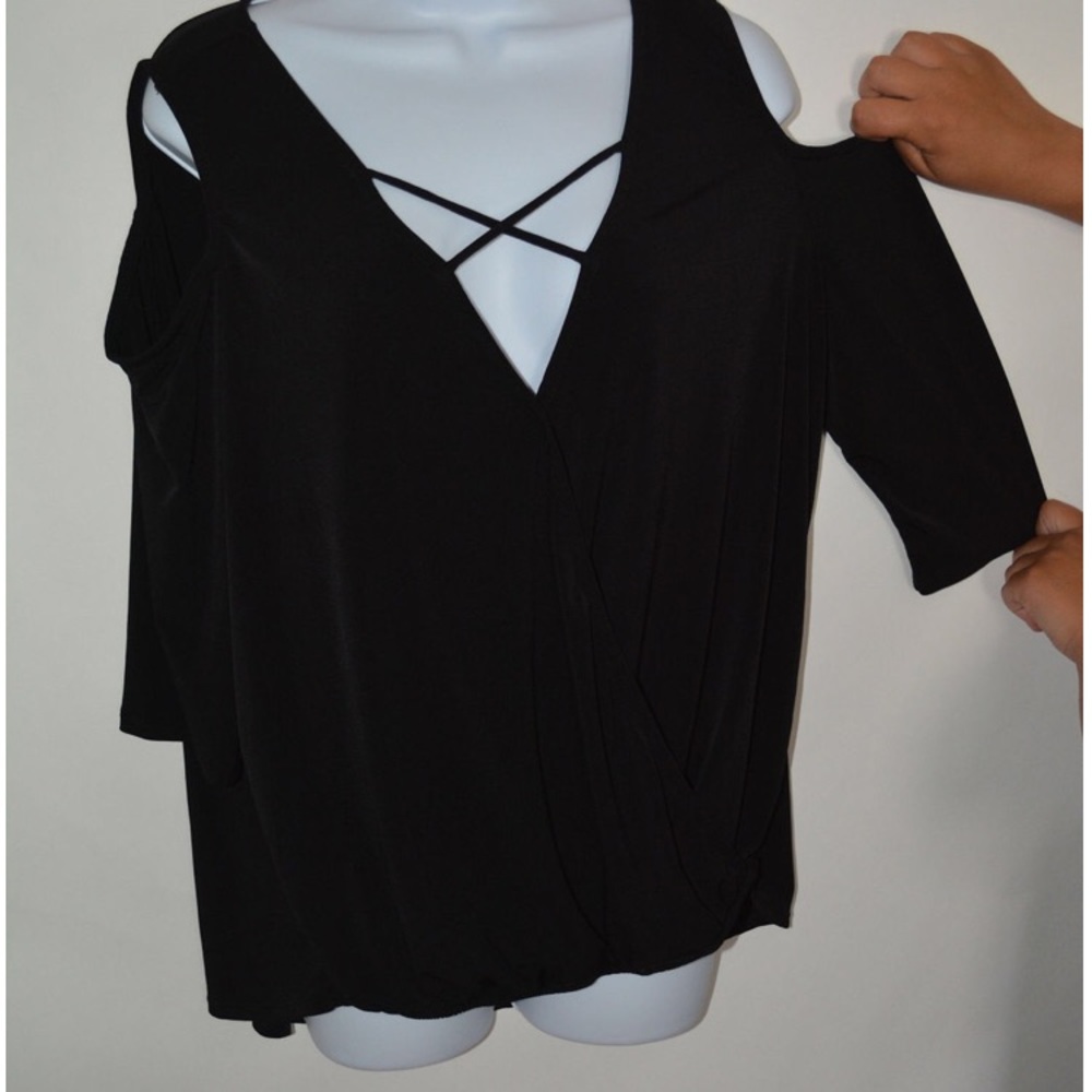 Torrid size 0 v-neck black blouse shoulder cutouts